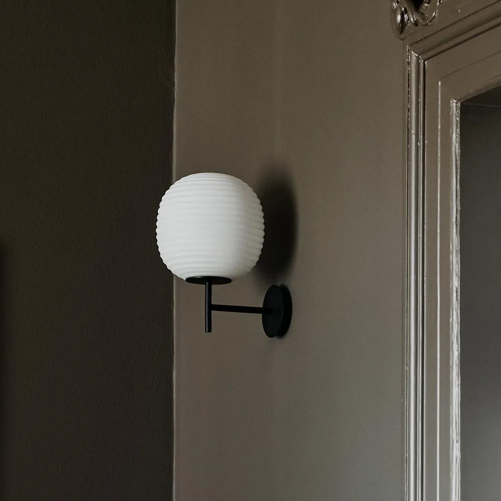 Lantern wall lamp