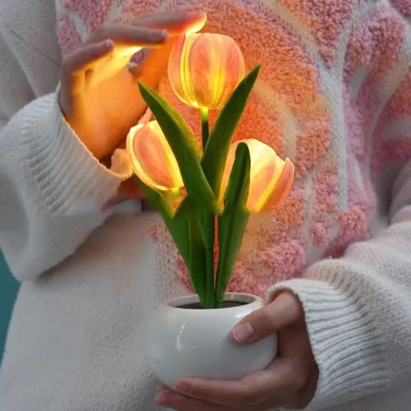 Tulip Shaped Floral Table Lamp