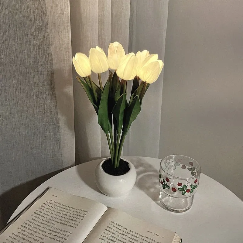 Tulip Shaped Floral Table Lamp