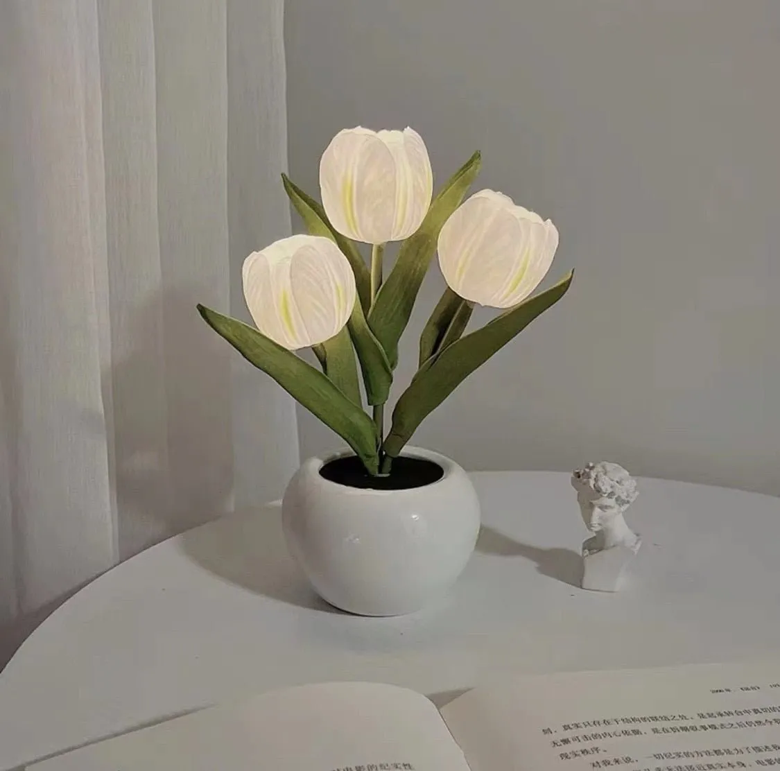 Tulip Shaped Floral Table Lamp